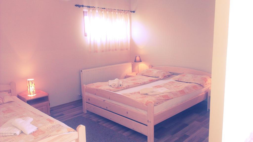 Csatari Pensiune Praid Zimmer foto